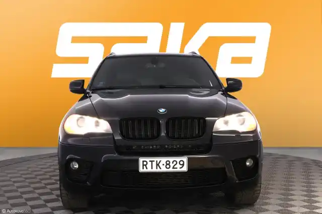 Musta Maastoauto, BMW X5 – RTK-829