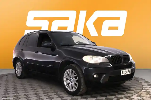 Musta Maastoauto, BMW X5 – RTK-829