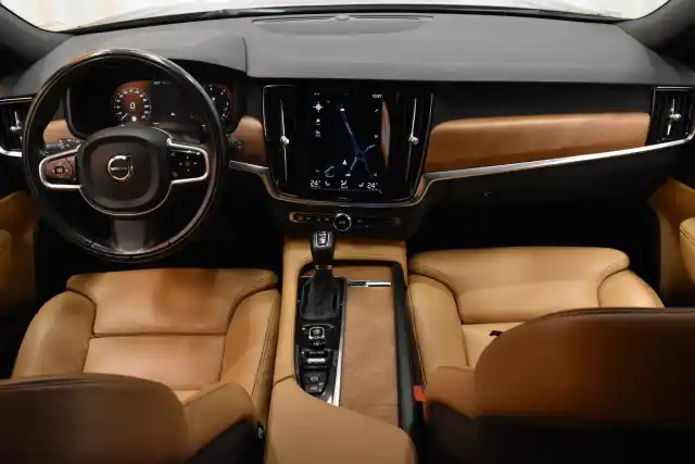 Ruskea Farmari, Volvo V90 – RTL-201