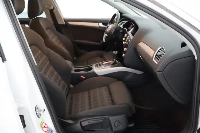 Valkoinen Sedan, Audi A4 – RTL-427