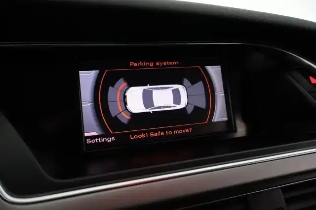 Valkoinen Sedan, Audi A4 – RTL-427