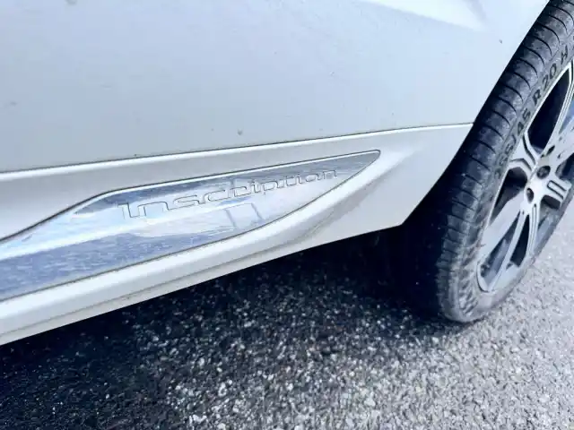 Valkoinen Maastoauto, Volvo XC60 – RTL-483