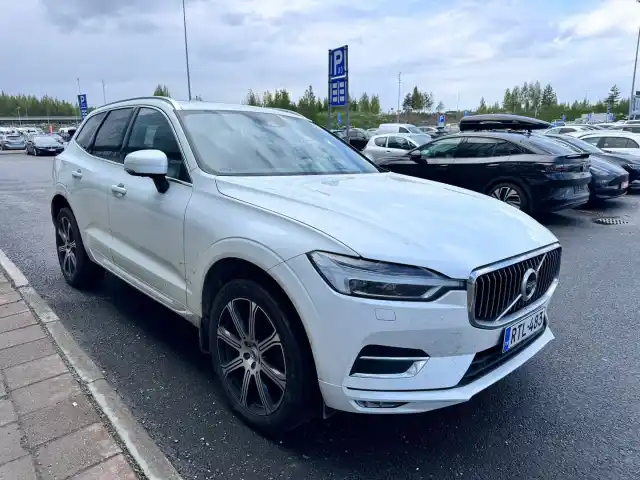 Valkoinen Maastoauto, Volvo XC60 – RTL-483