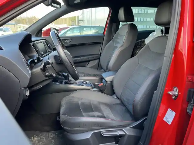 Punainen Maastoauto, Seat Ateca – RTL-576