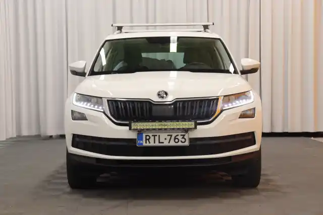 Valkoinen Maastoauto, Skoda Kodiaq – RTL-763