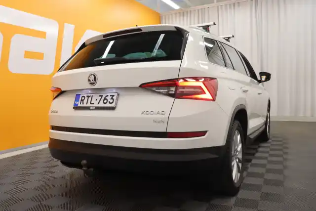 Valkoinen Maastoauto, Skoda Kodiaq – RTL-763