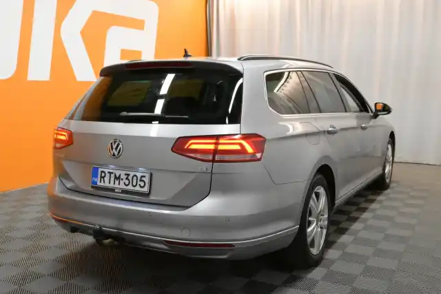 Sininen Farmari, Volkswagen Passat – RTM-305