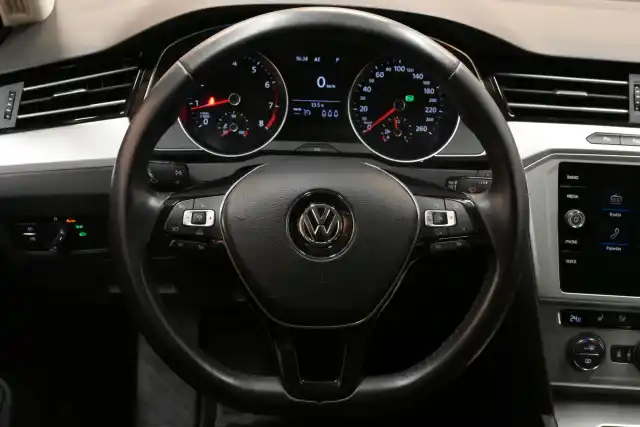 Sininen Farmari, Volkswagen Passat – RTM-305