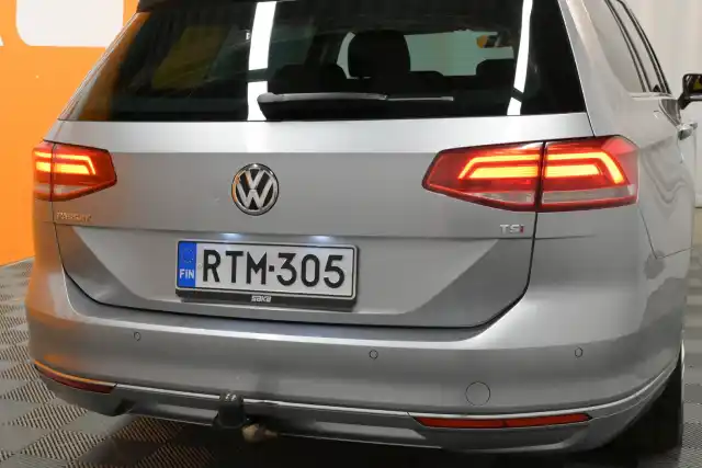 Sininen Farmari, Volkswagen Passat – RTM-305