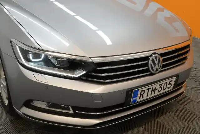 Sininen Farmari, Volkswagen Passat – RTM-305