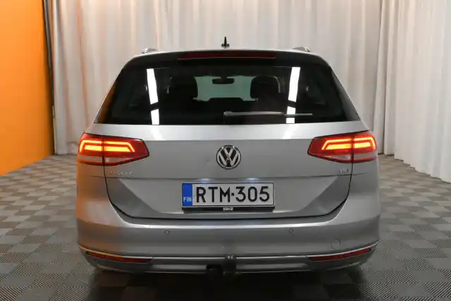 Sininen Farmari, Volkswagen Passat – RTM-305