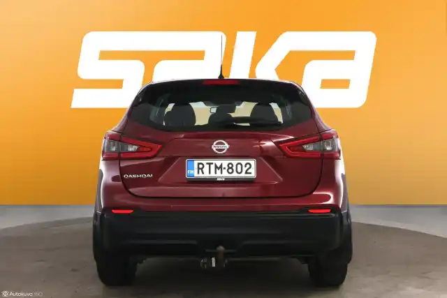 Punainen Maastoauto, Nissan Qashqai – RTM-802