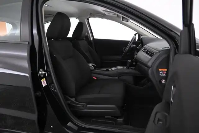Musta Maastoauto, Honda HR-V – RTM-986