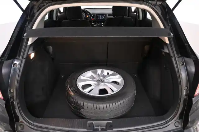 Musta Maastoauto, Honda HR-V – RTM-986