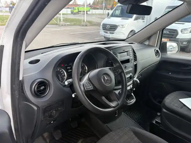 Valkoinen Pakettiauto, Mercedes-Benz Vito – RTN-190