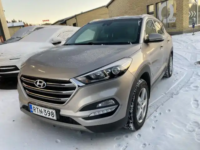 Ruskea Maastoauto, Hyundai Tucson – RTN-398