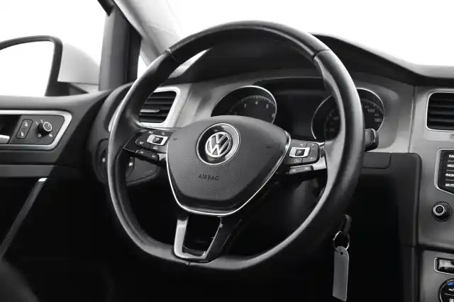 Valkoinen Farmari, Volkswagen Golf – RTN-469