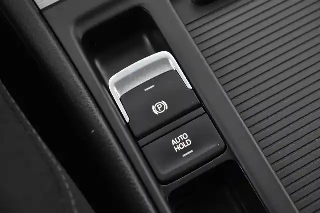 Valkoinen Farmari, Volkswagen Golf – RTN-469