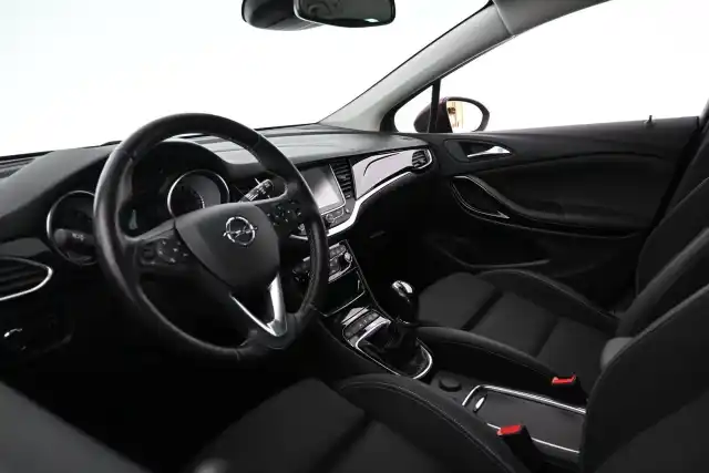 Punainen Farmari, Opel Astra – RTN-929