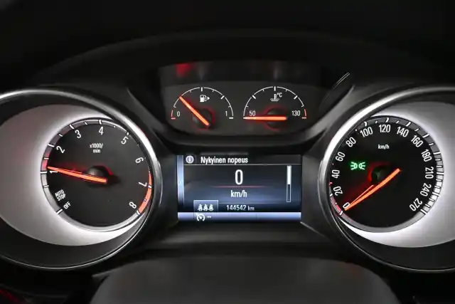 Punainen Farmari, Opel Astra – RTN-929