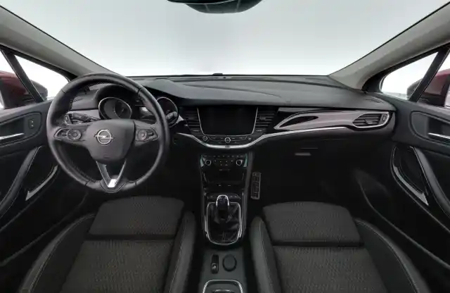 Punainen Farmari, Opel Astra – RTN-929