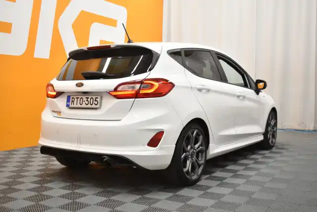 Valkoinen Viistoperä, Ford Fiesta – RTO-305