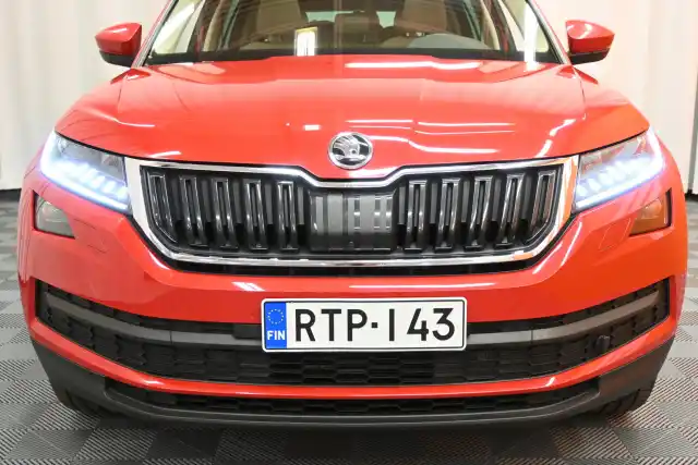 Sininen Maastoauto, Skoda Kodiaq – RTP-143