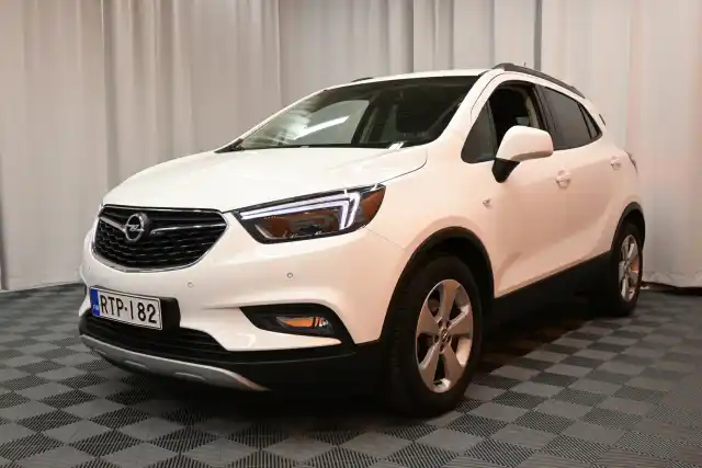 Valkoinen Maastoauto, Opel Mokka – RTP-182