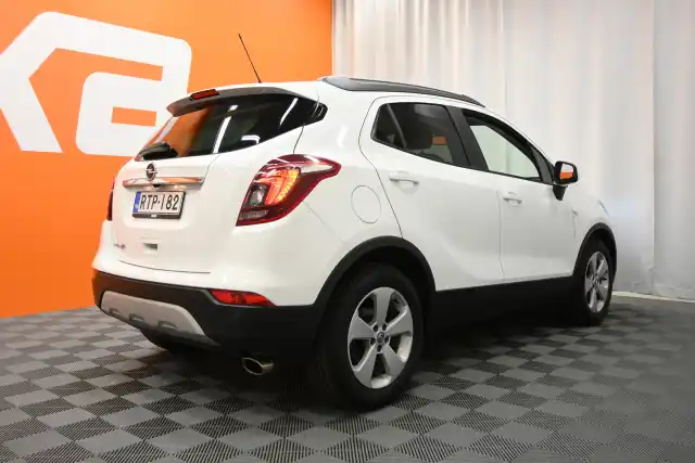 Valkoinen Maastoauto, Opel Mokka – RTP-182