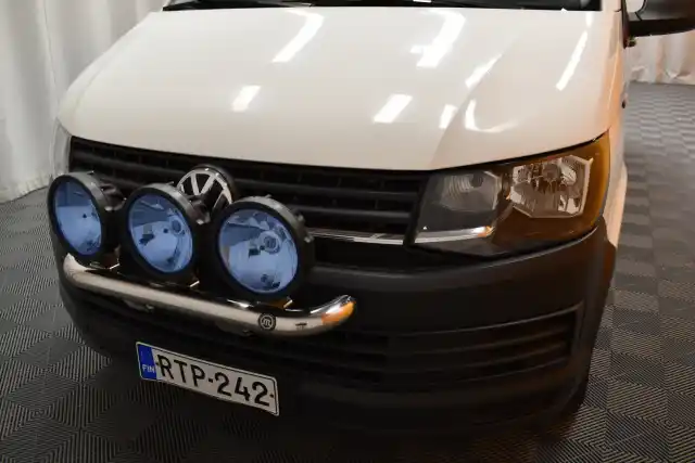 Valkoinen Pakettiauto, Volkswagen Transporter – RTP-242