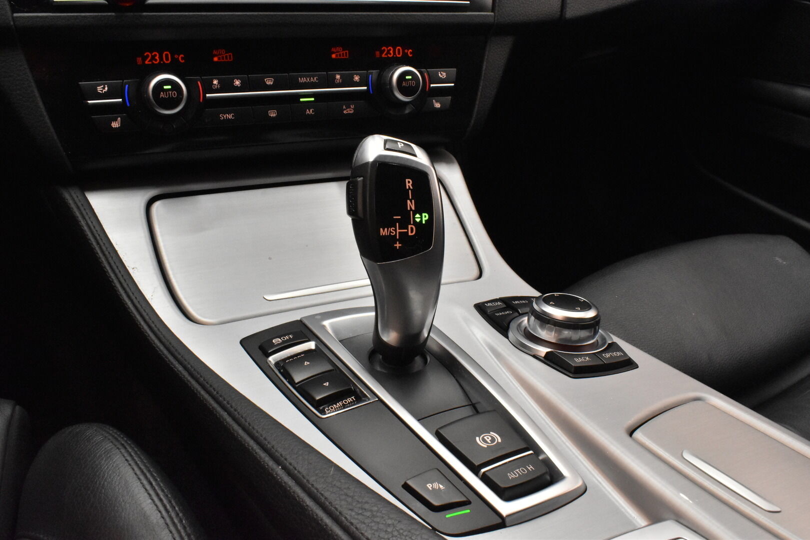 Harmaa Farmari, BMW 520 – RTP-711