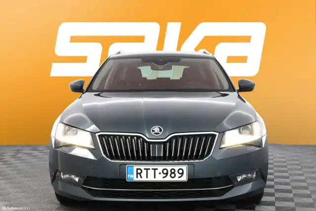 Harmaa Farmari, Skoda Superb – RTT-989