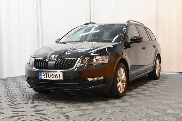 Musta Farmari, Skoda Octavia – RTU-261