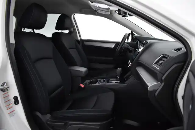 Valkoinen Farmari, Subaru Outback – RTV-944