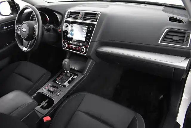 Valkoinen Farmari, Subaru Outback – RTV-944