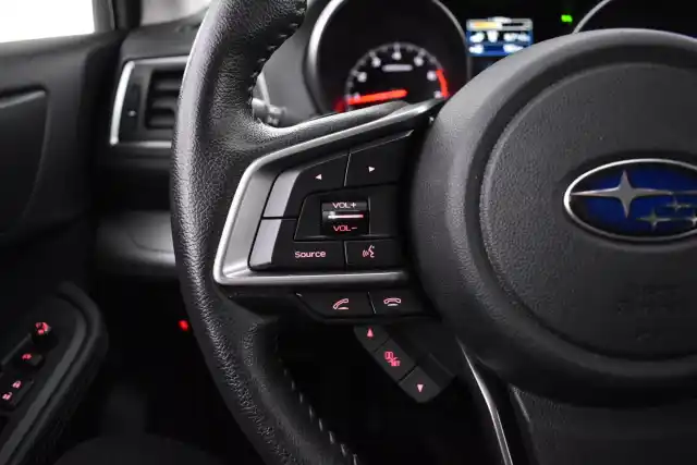 Valkoinen Farmari, Subaru Outback – RTV-944