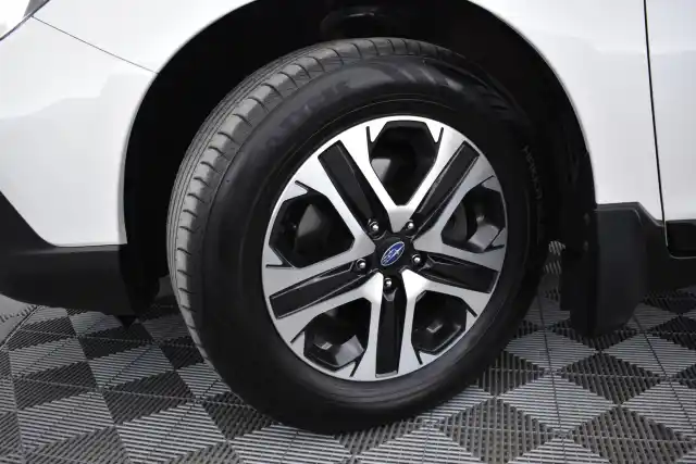 Valkoinen Farmari, Subaru Outback – RTV-944