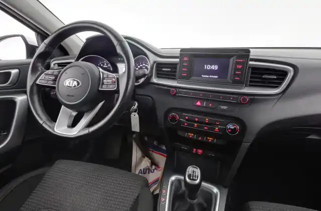 Valkoinen Farmari, Kia Ceed – RTX-535