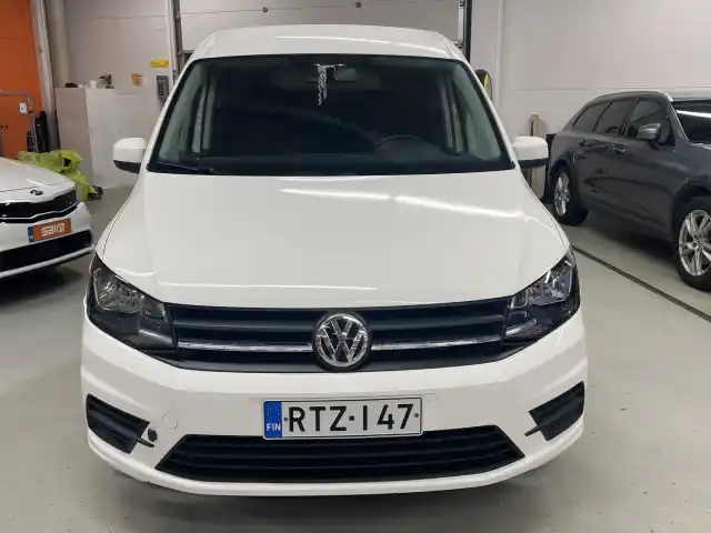 Valkoinen Tila-auto, Volkswagen Caddy Maxi – RTZ-147