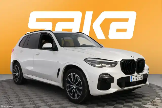 Valkoinen Maastoauto, BMW X5 – RTZ-722