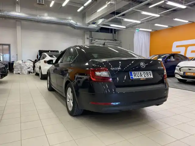 Musta Viistoperä, Skoda Octavia – RUA-289