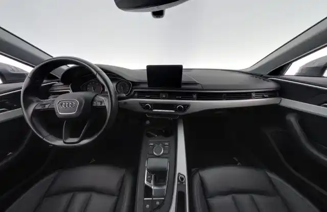 Harmaa Farmari, Audi A4 – RUB-379
