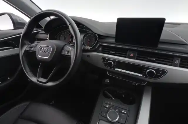 Harmaa Farmari, Audi A4 – RUB-379