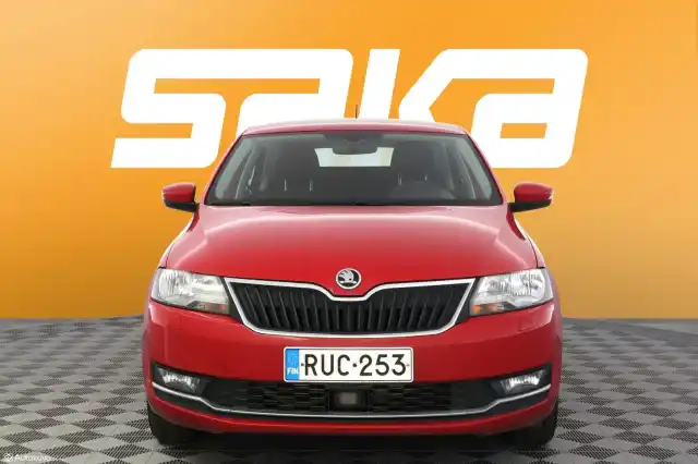 Punainen Sedan, Skoda Rapid – RUC-253