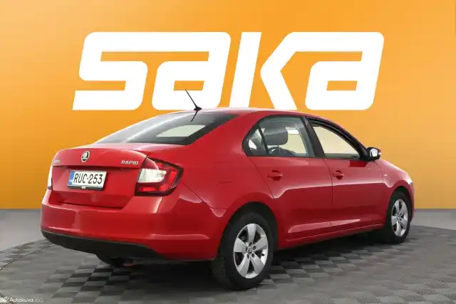 Punainen Sedan, Skoda Rapid – RUC-253