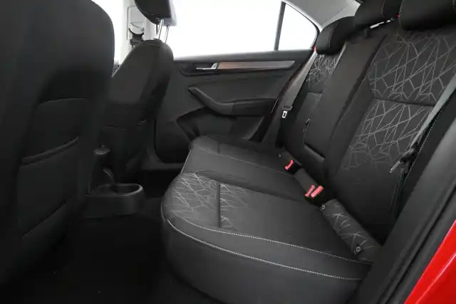 Punainen Sedan, Skoda Rapid – RUC-253