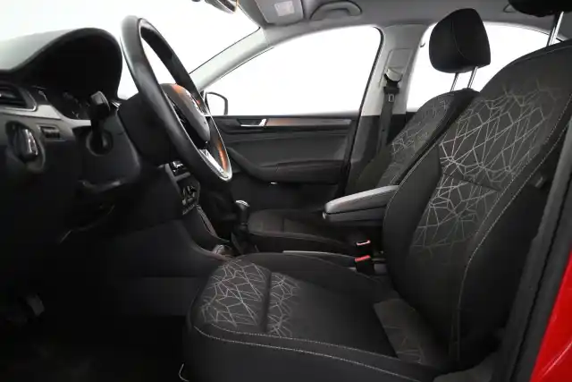 Punainen Sedan, Skoda Rapid – RUC-253