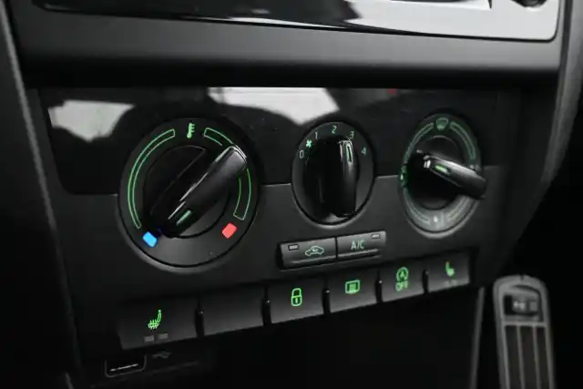 Punainen Sedan, Skoda Rapid – RUC-253