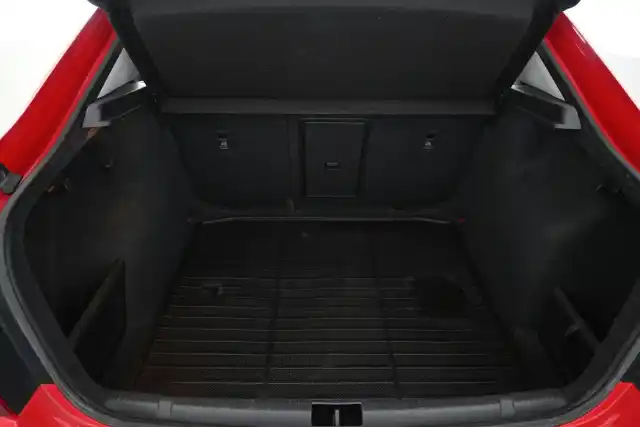 Punainen Sedan, Skoda Rapid – RUC-253