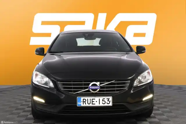 Musta Farmari, Volvo V60 – RUE-153